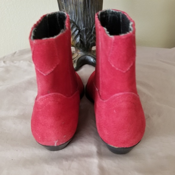 NWOT Westies Red Velvet Ankle Boots - Picture 6 of 7